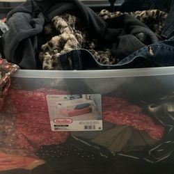 Tote Of Small And X small Clothing 