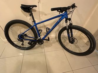 Specialized Rockhopper Mountain Bike