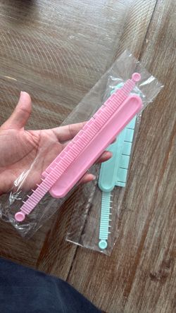 Cake decorating tools