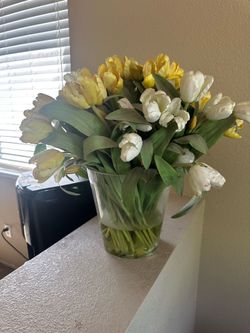 Artificial tulips flowers in acrylic