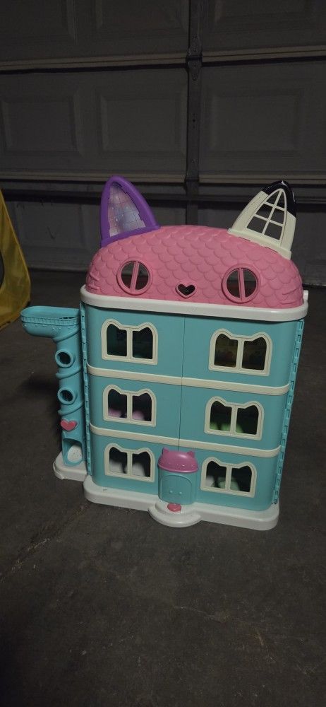 Gaby Dollhouse