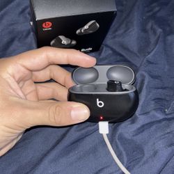 Beats Studio Buds