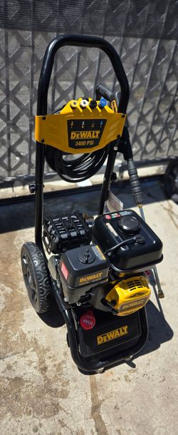 DEWALT 3400 PSI Gas Pressure Washer