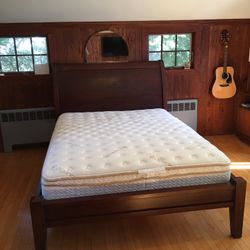 Queen Size Platform Sleigh Bed