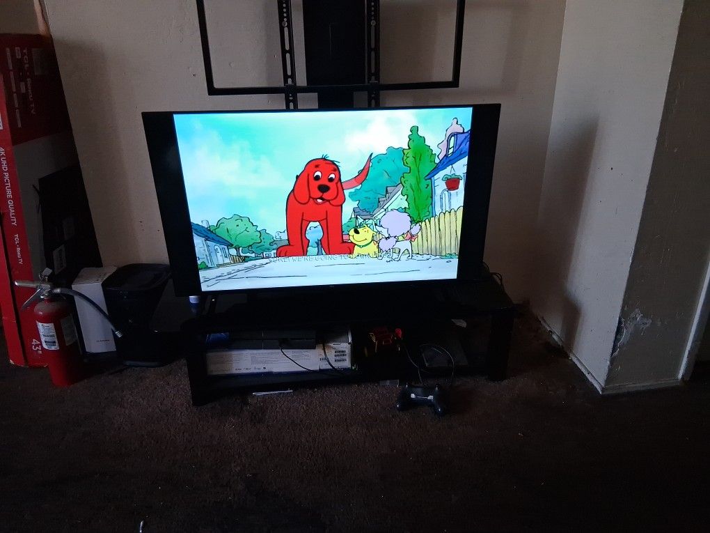 43 Inch TCL ROKU smart TV