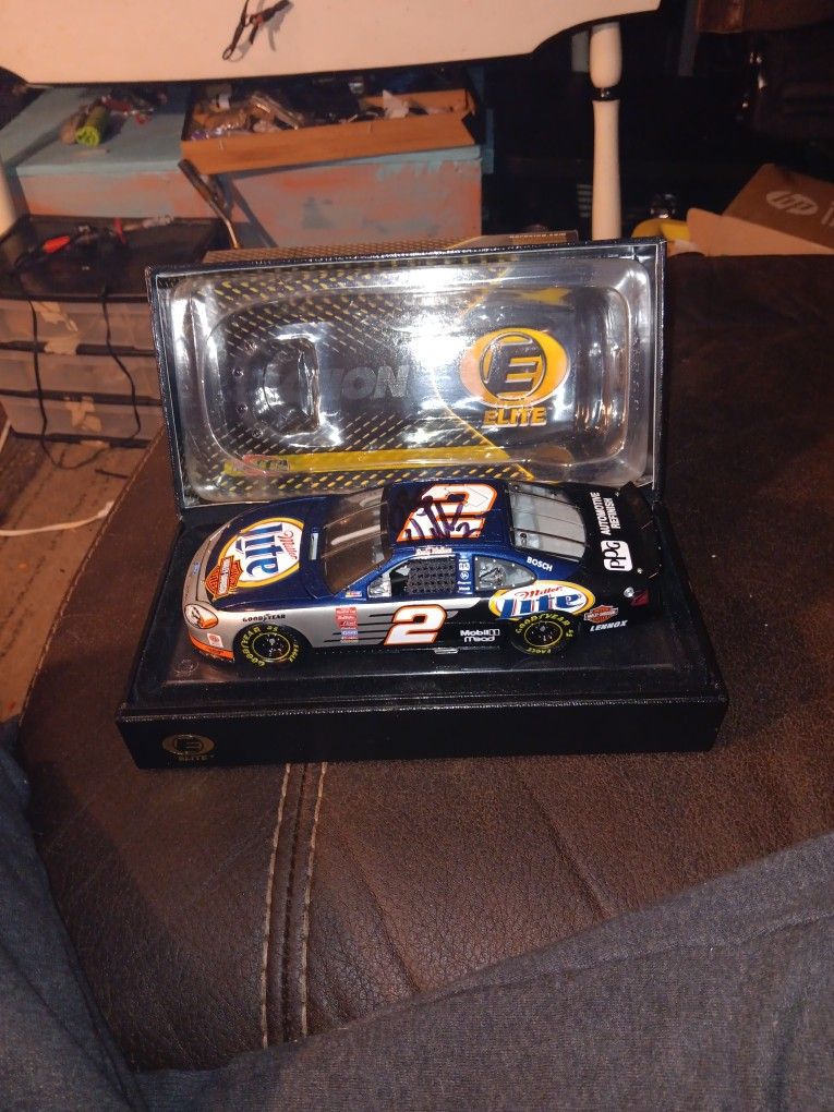 Rusty Wallace #2 Autographed (With COA) Miller Lite Harley Davidson Ford ELITE 1:24 Diecast NASCAR