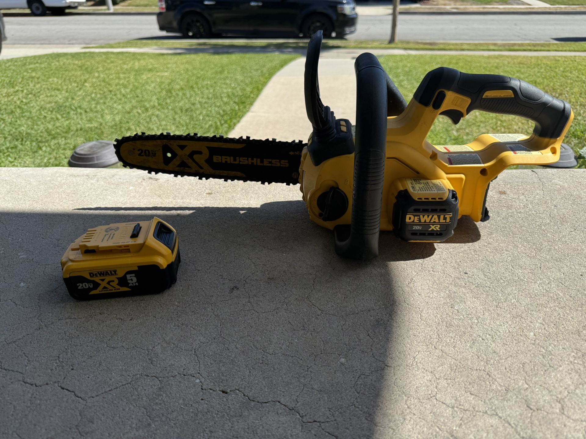 Dewalt 12” Chainsaw With Battery