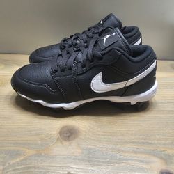 Jordan 1 low kids cleats black and white sz 3y
