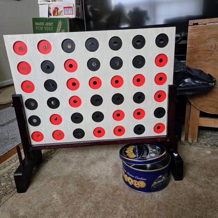 Oversized Connect 4 game with 20 chips