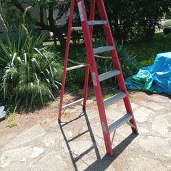 Husky Step Ladder 5ft 8" Fiberglass 