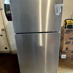 New 18.2 Cu Ft Amana Top freezer Refrigerator Stainless Steel 