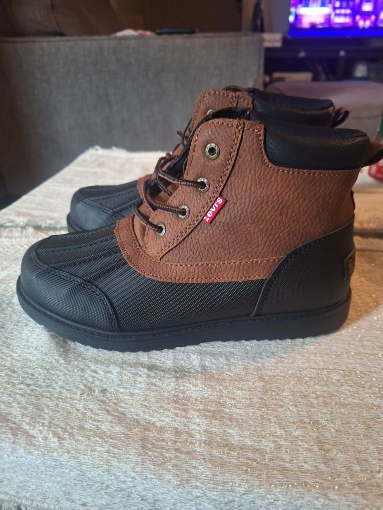 Boys Size 6 Levi Boots