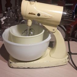 Vintage Yellow Sunbeam Mixmaster With Beaters and Bowl 