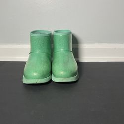 UGG Classic Clear Mini Boots Size 6