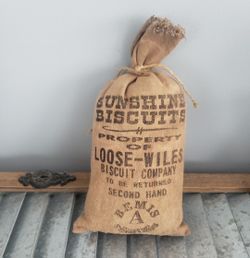 Primitive,  Farmhouse Biscuit Scak