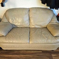 Loveseat 