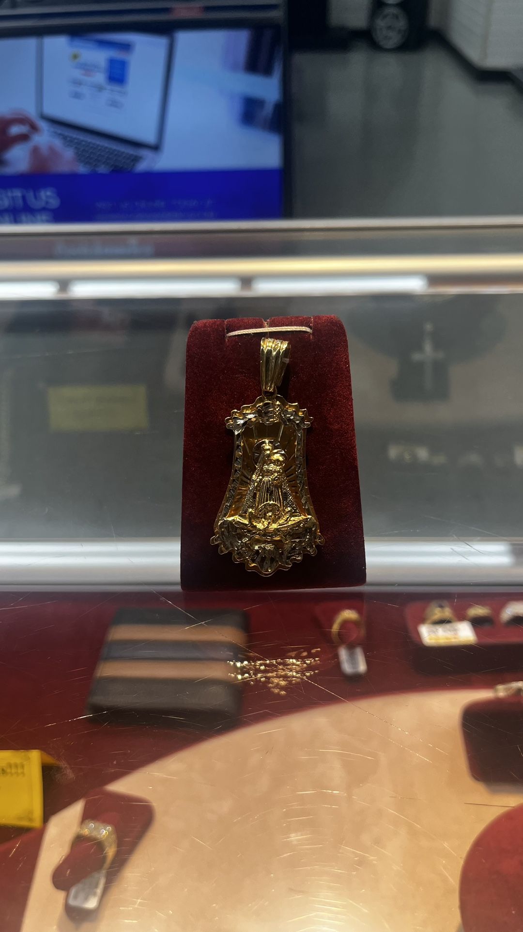 Religious Pendant 14k 20.6 Grms