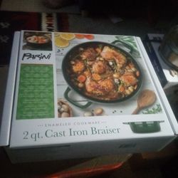 BRAND NEW IN BOX enameled Cookware 2 Quart Cast Iron Braiser