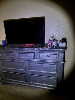 Tv and dresser for your bed room