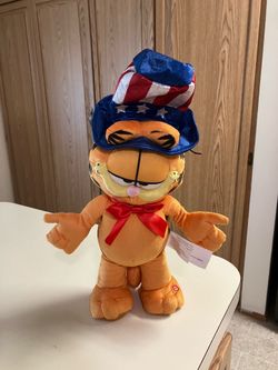 Dancing Patriotic Garfield with mud