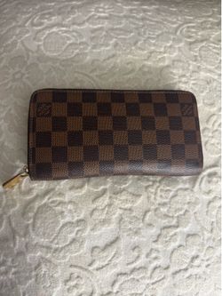 Louis Vuitton Zippy Wallet Damier Ebene Canvas - Like New Condition