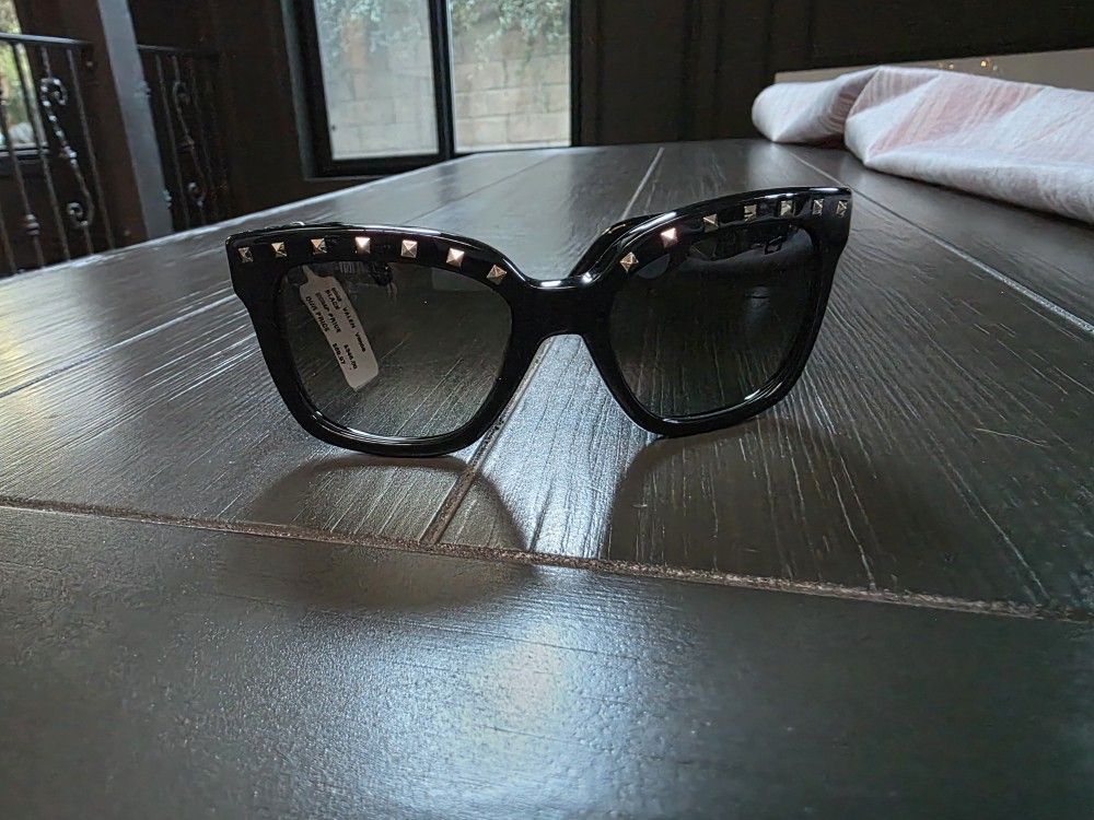 Valentino Sunnies NEW