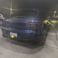 Parts Off 2017 Porsche Macan GTS 