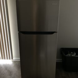 refrigerator 
