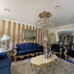 Very beautiful gorgeous Victorian living room set 10 pieces include for more information message me