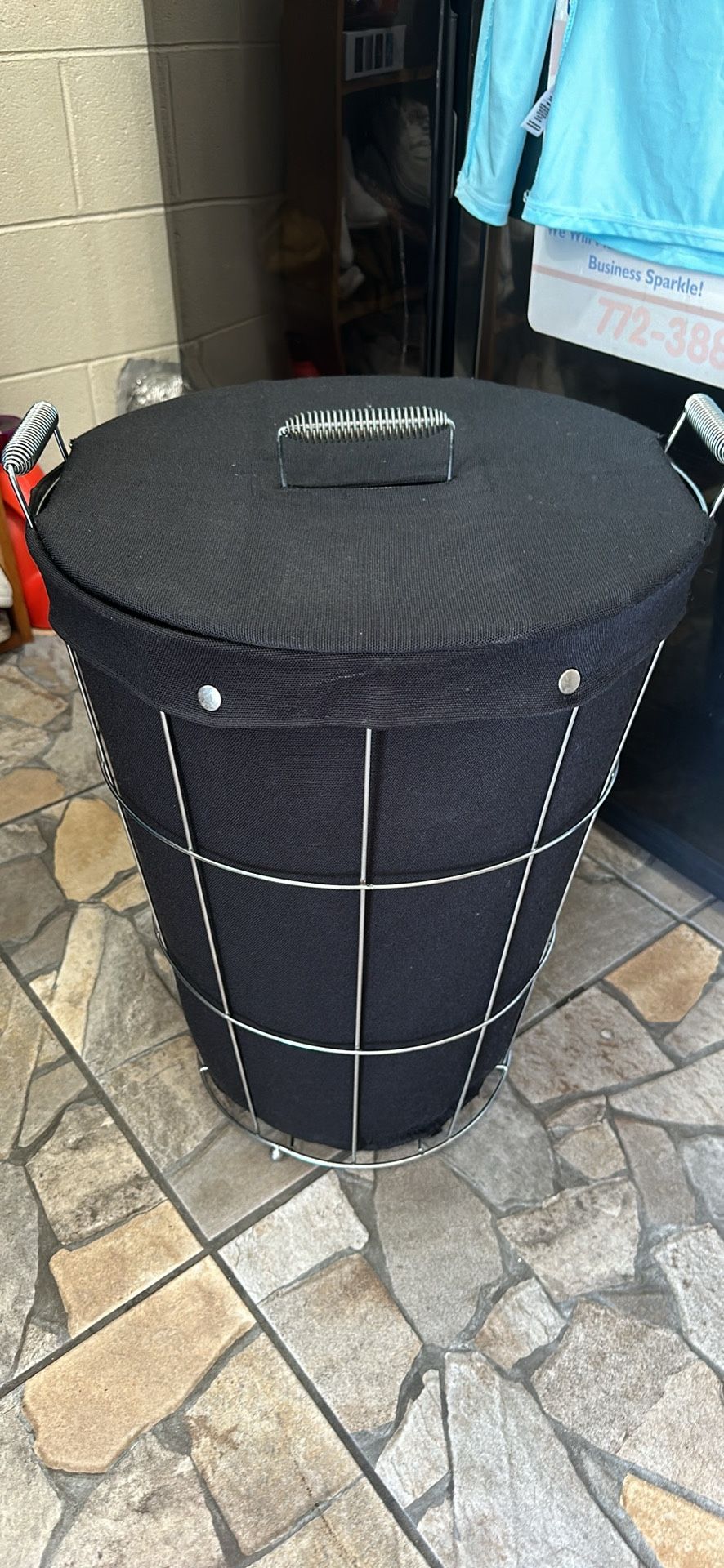 Metal Wire Basket with handles Black & cover H22 W18 in.