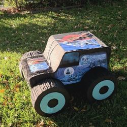 Glo's Custom Made Piñatas 