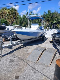 22' Center Console Boat
