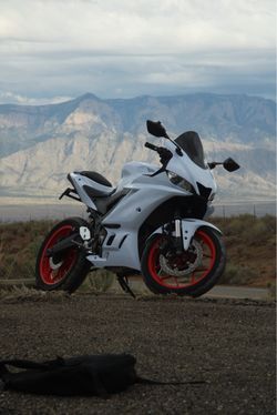 YAMAHA R3, White 321 cc