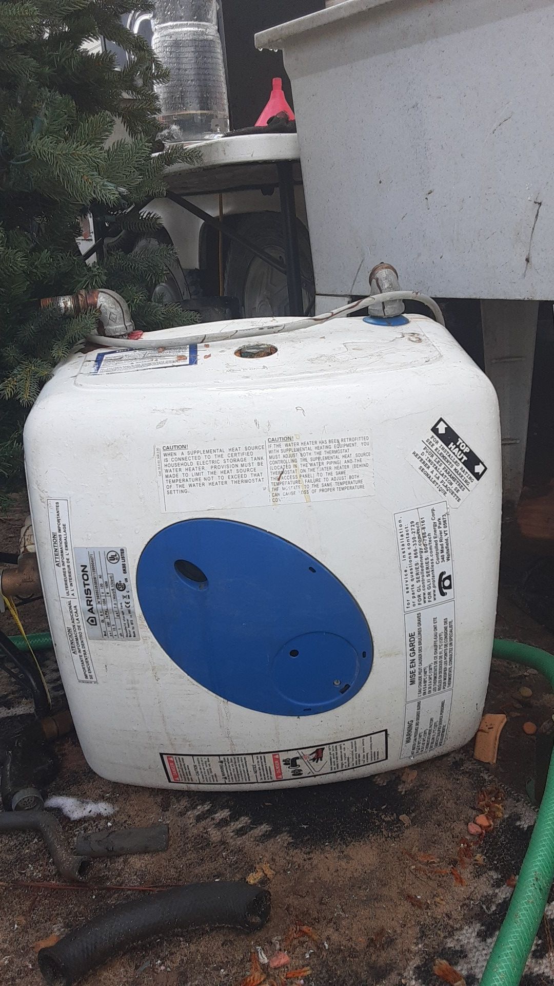 Electric hot water heater