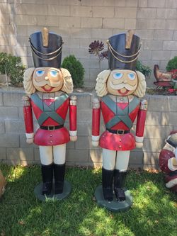 Large Outdoor Nutcracker Soldier Figures Set of 2