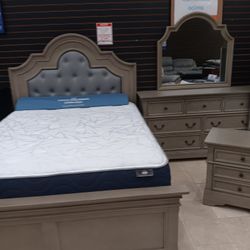 *Bedroom Special!!!*---Stellar Frisco Queen/King Bedroom Sets---From $899!!!---Delivery And Financing😎