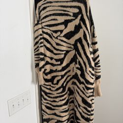 Women’s Sweater Brand new -Size XL