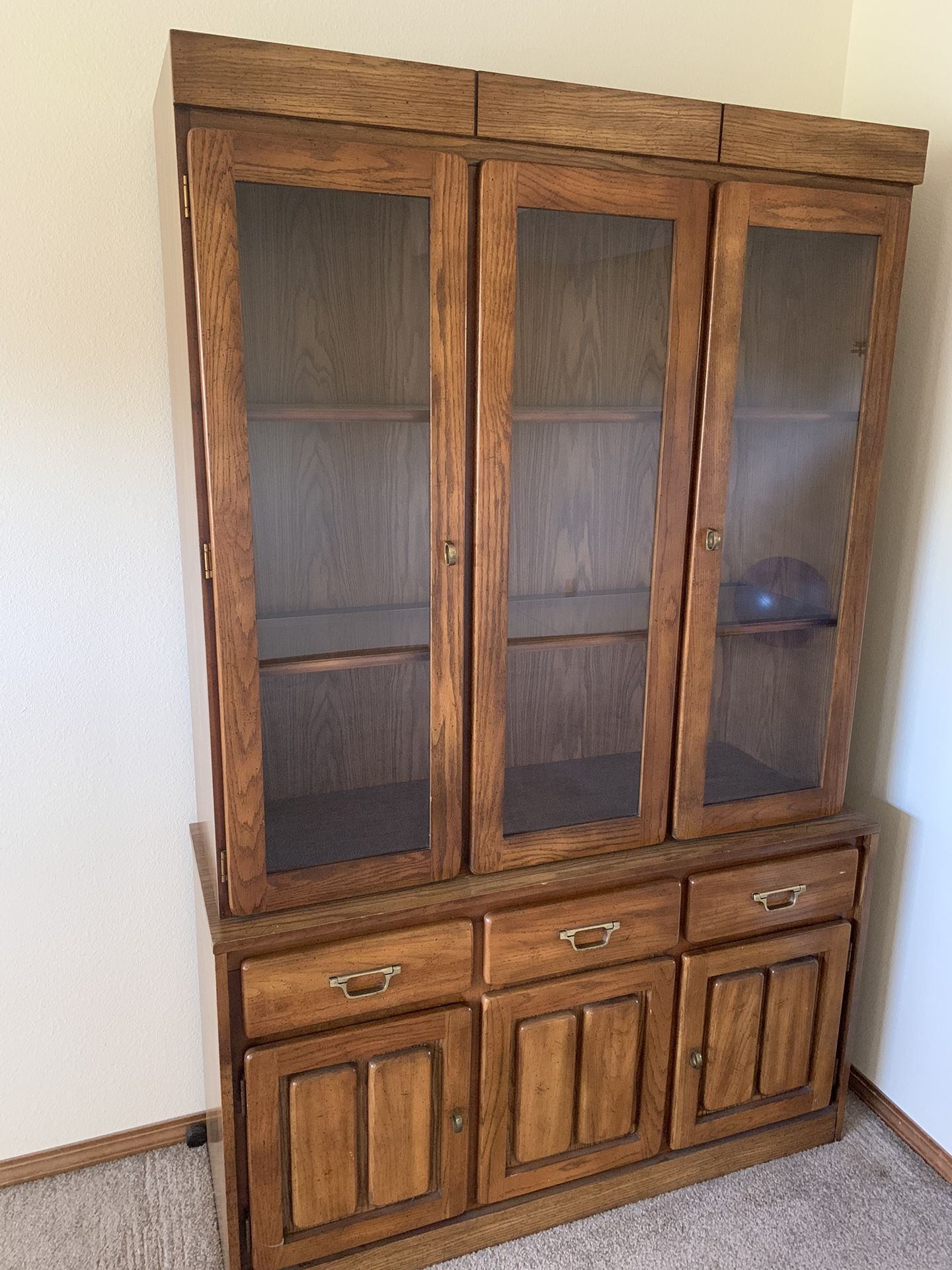 China Cabinet - Classic 2 Piece Real Wood 200$
