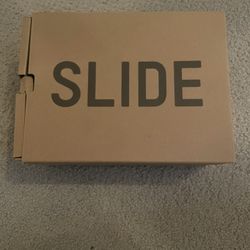 Yeezy slide 9.5 US Men’s Matte black