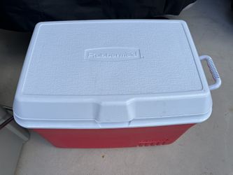 50 Quart Rubbermaid Cooler