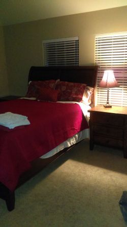 Queen Sized Sleigh Bedroom Set