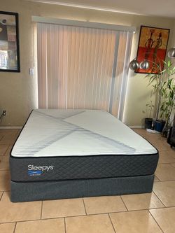 QUEEN SIZE SLEEPY’S HYBRID BY SEALY