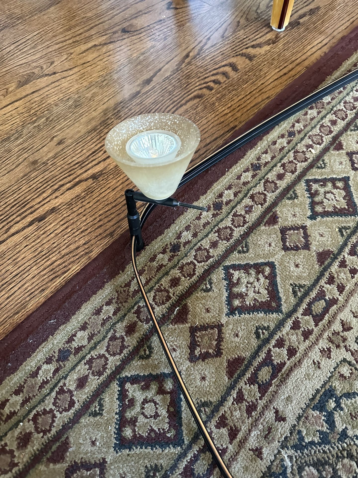 Beautiful Serpentine Track Lighting Red / White