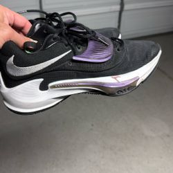 Nike Giannis Women’s 8.5