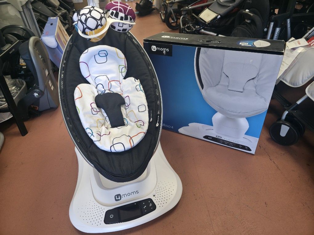 4moms MamaRoo4 Baby Swing W Bluetooth Connectivity