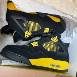 Air Jordan 4 Retro “2023 Thunder” DEADSTOCK sz10.5