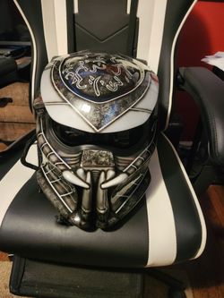 Xl Brand New Custom Predator Helmet