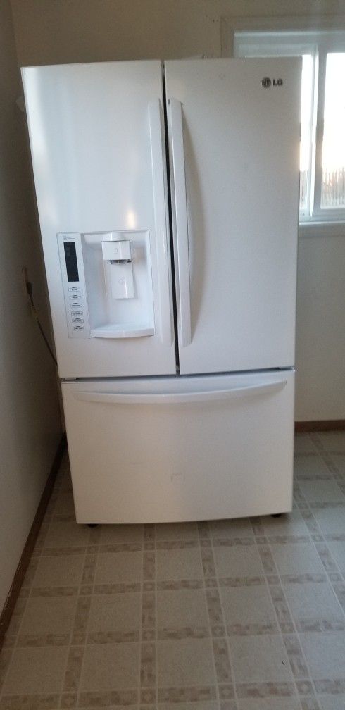 Refrigerator LG