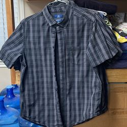 8 Grey Black Plaid Button Down Short Sleeve Shirt Large