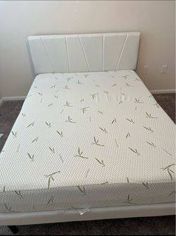 Queen Bed Set – Mattress & Bed Frame | $350